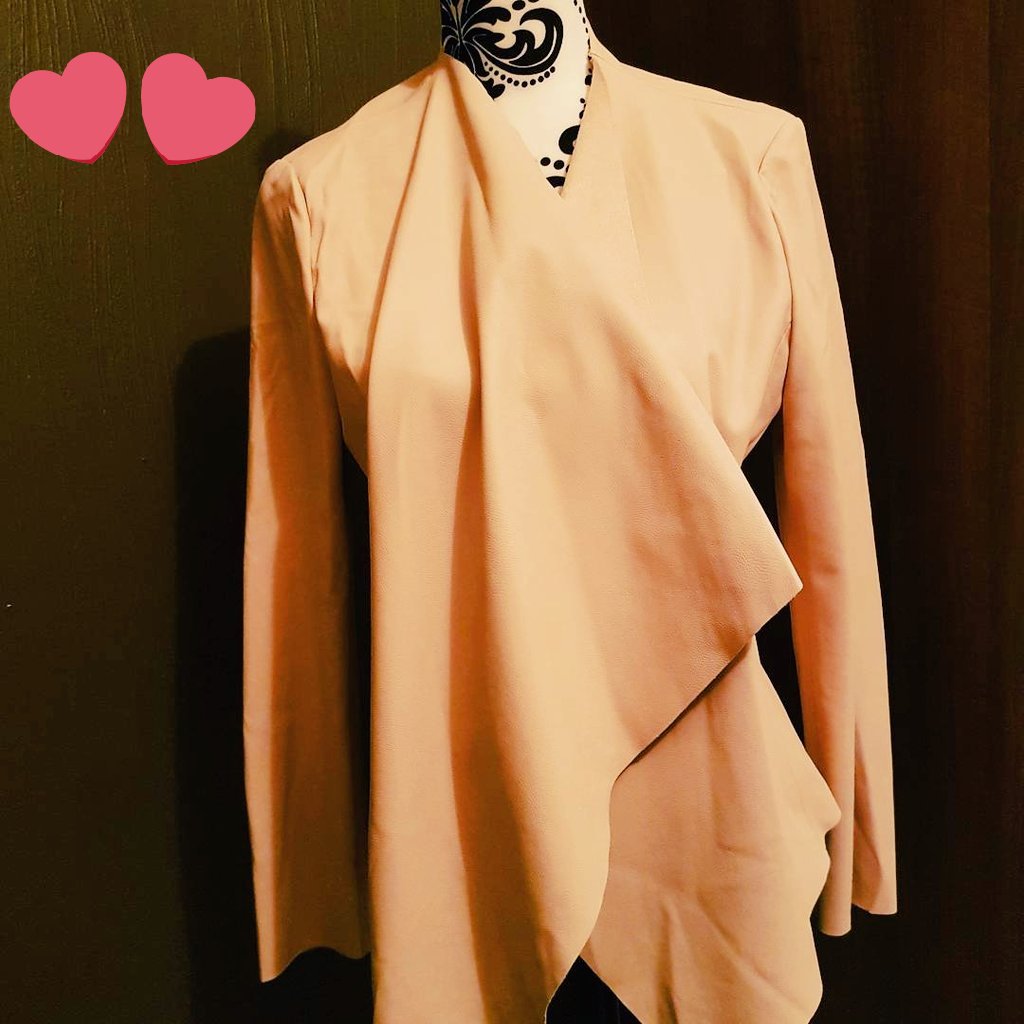 It's #cream it's #funky it's #preloved #prelovedclothing #vintagepeach #design