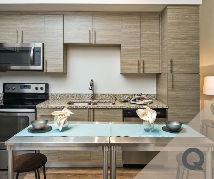 TheQueueApt's tweet image. Boutique. Beautiful. Bountiful luxury. Welcome home to The Queue. 
fal.cn/4upu