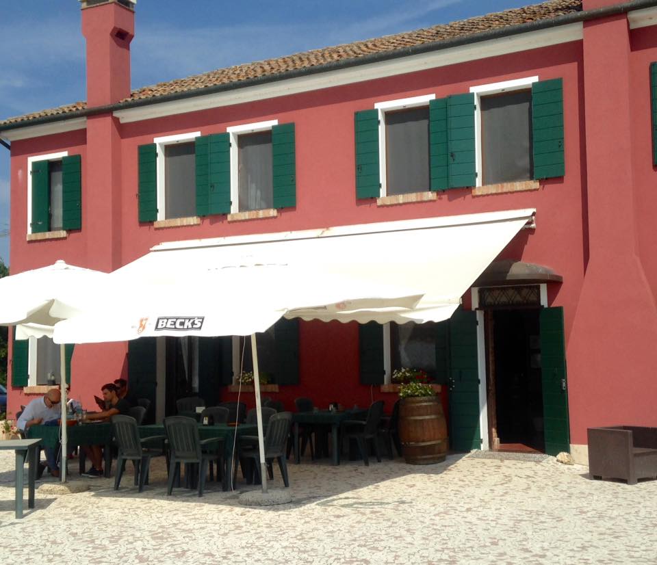 mydeltapo's tweet photo. LโOsteria del pesce #AlCasonDiValle a #CaPisani รจ il punto di ristoro ideale per ciclisti e durante #PoDeltaLightBridge sarร la nostra 1^ tappa culinaria! #mydelta #savethedate #2marzo https://t.co/DIk3j9TZan