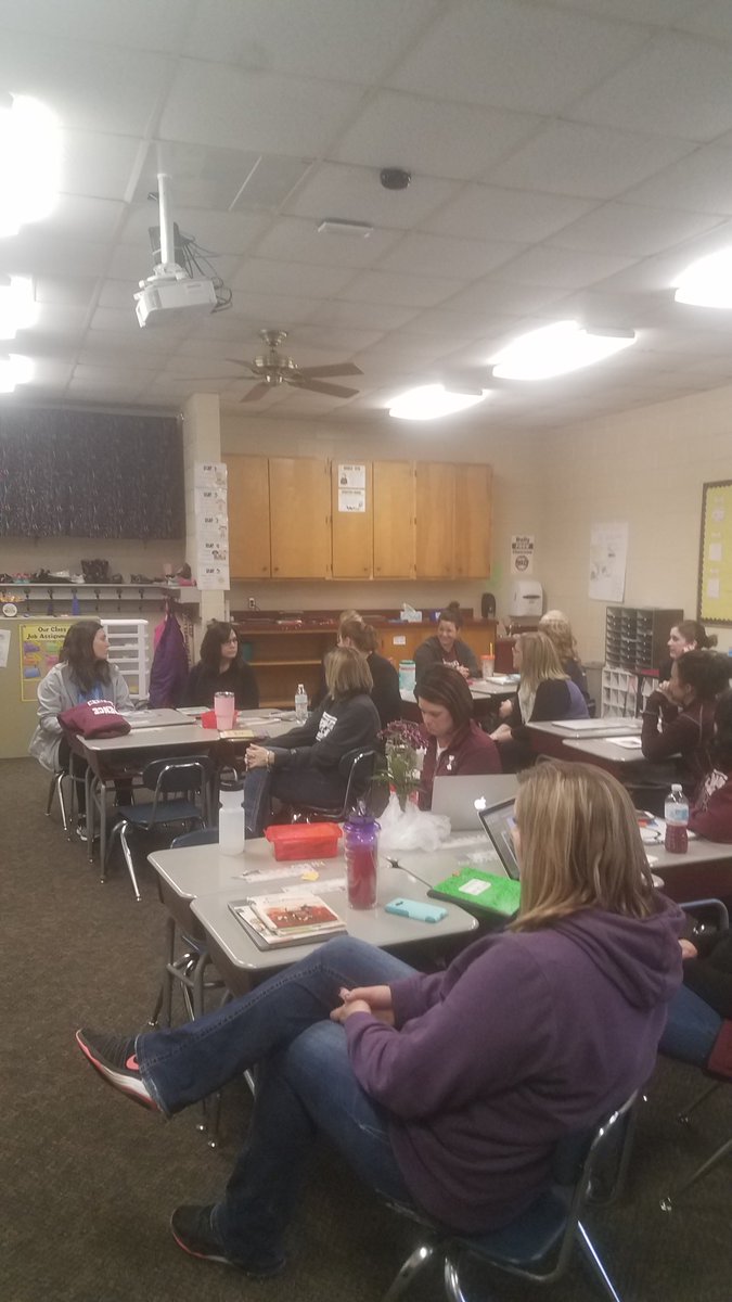 Indee_IC's tweet photo. Analyzing texts for guided reading. Literacy continuum #indeepride #bettertogether https://t.co/f8nEsyUNaB
