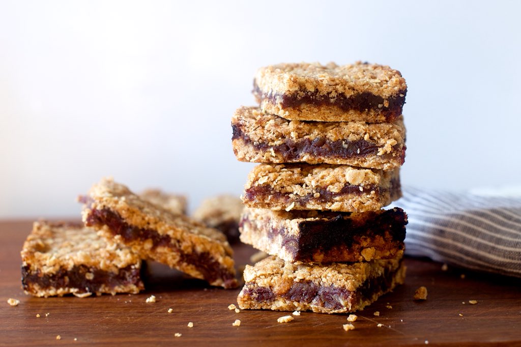 smittenkitchen's tweet photo. A treat-yourself breakfast/snack/vaccination against The Hangries with whole grains, restrained sweetness and cozy winter spices. https://t.co/671wBfTrO4 https://t.co/LKS2xDOKqe