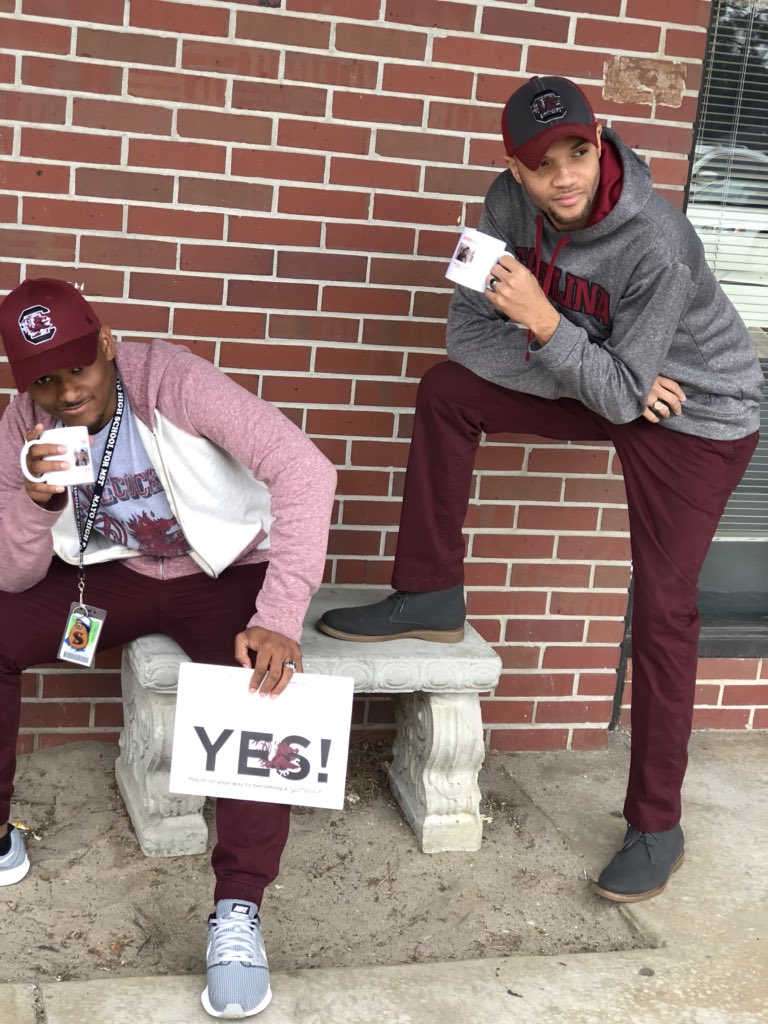MayoDaveCave's tweet photo. Congrats to these senior music students!!! #UofSC22 #UofSCYes #UofSC06 #WeCocky @UofSC @kennabug114 https://t.co/SD9gnGHDYM