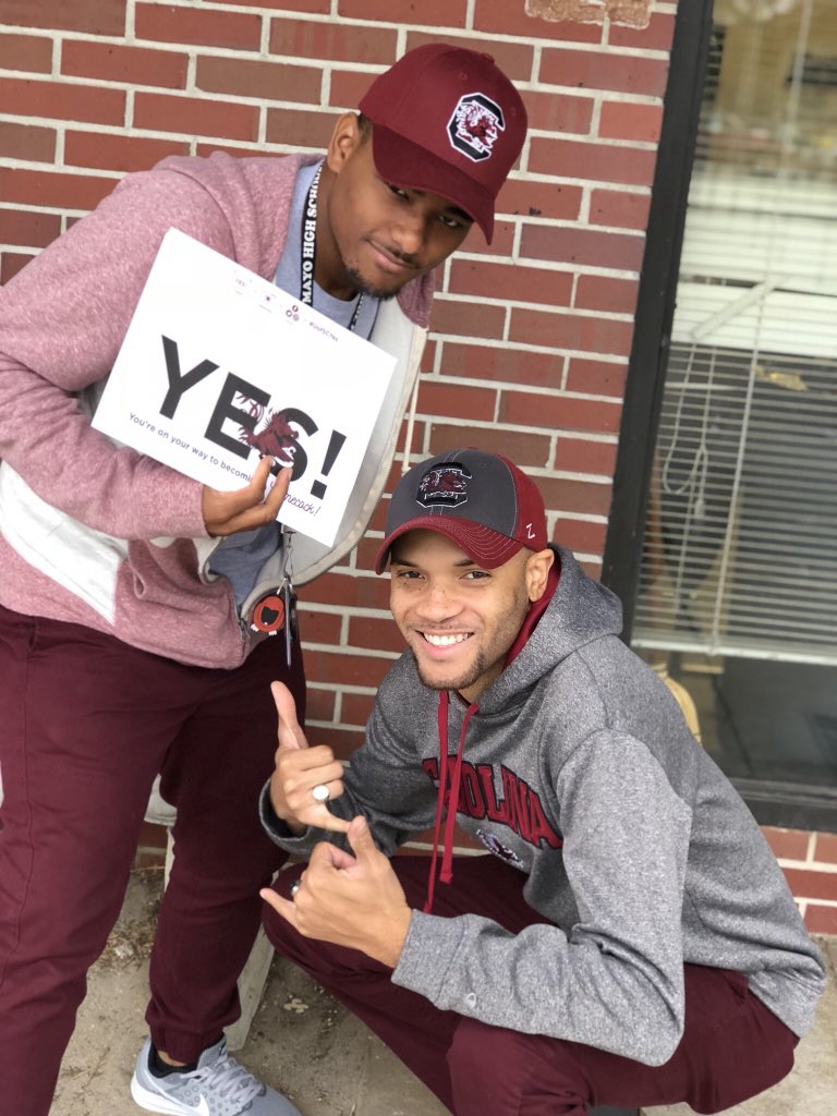 MayoDaveCave's tweet photo. Congrats to these senior music students!!! #UofSC22 #UofSCYes #UofSC06 #WeCocky @UofSC @kennabug114 https://t.co/SD9gnGHDYM