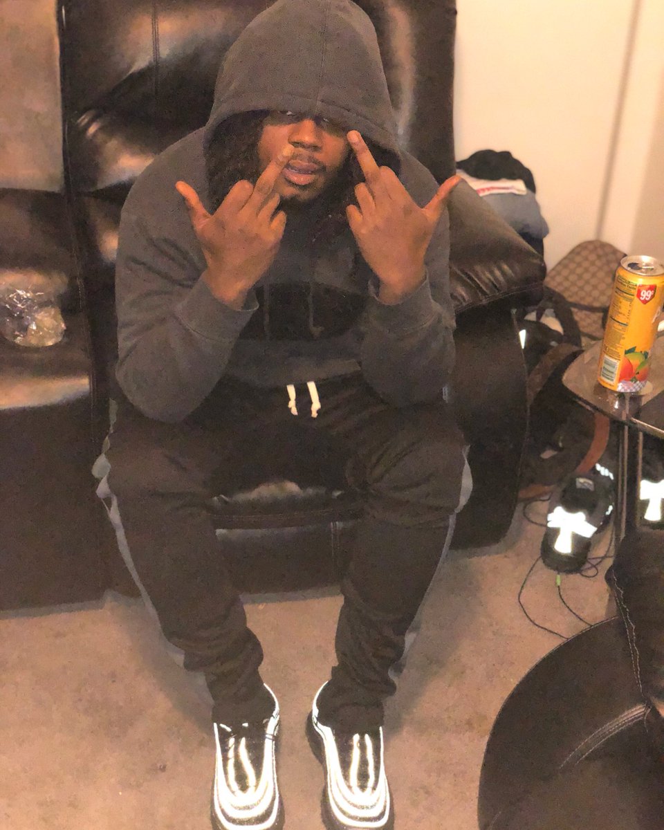 KingGlizzy tweet media