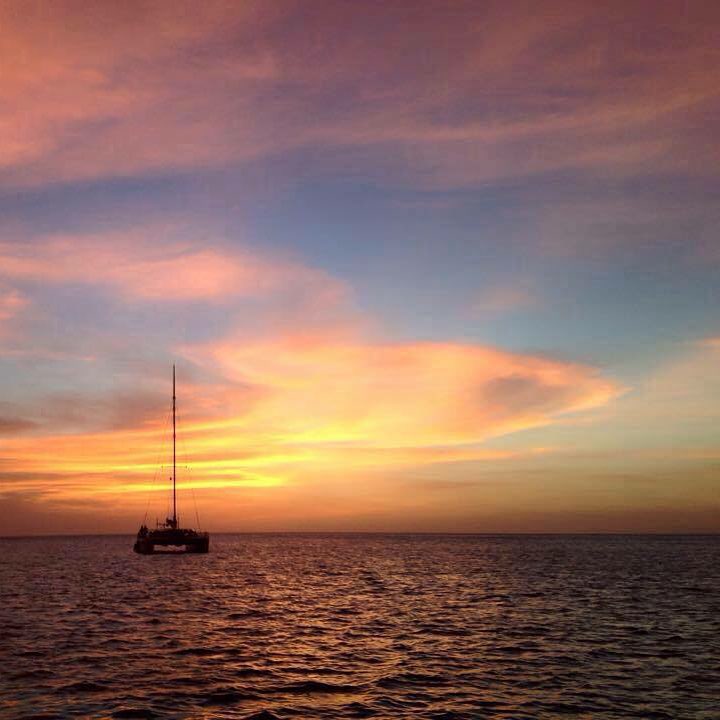 Spend your sunset in the Ocean 🌊☀️

#MarlinDelRey #Sailing #Snorkeling 

Our Tours:
goo.gl/tNC8o8