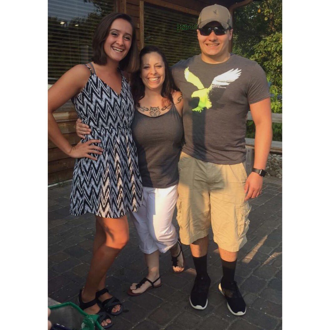 TayTay3418's tweet photo. Shout out to @RealImGoofie for staying dedicated to his job and having the opportunity to become a full time Metalsa employee. I donβt care what anyone else says about your career path, I am so proud of you. #proudsister #GoBubs https://t.co/zRXOdfzgiY