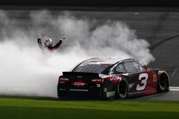 austindillon3's tweet photo. Daytona has a way of just making memories. This is one I’ll never forget. #Daytona500Champion
#NASCAR #DAYTONA500 https://t.co/C4xhhQOdoG