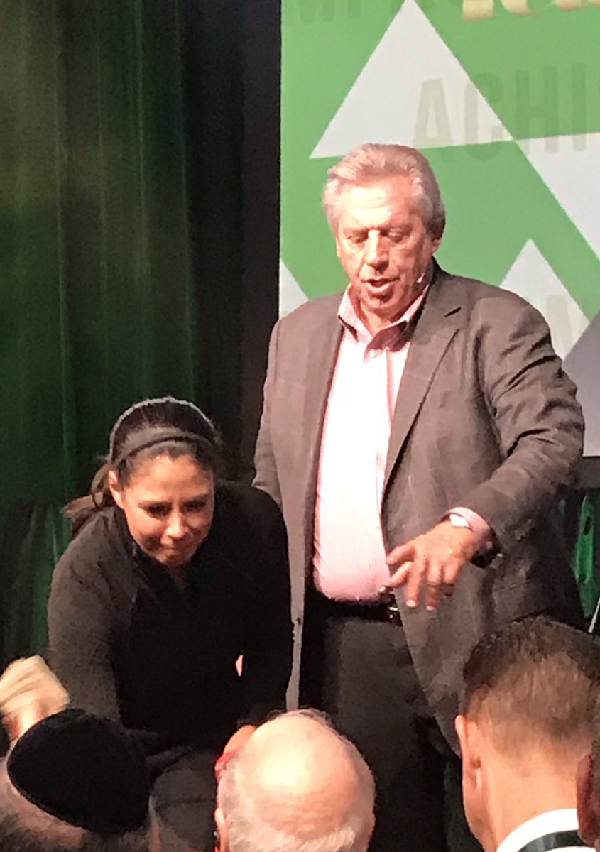 TrentLovette1's tweet photo. Passion is everything. John Maxwell with Maria Christina. Go to https://t.co/CTthxjs5tv to learn more about her passion and how she has transformed loves of homeless in Bangladesh. https://t.co/kPjOJKzz8K