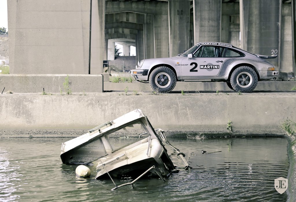 BCJr's tweet image. Happy #MartiniMonday!🍸✨✌

1979 #Porsche #911SC #Safari
#Rally #MartiniRacing #Rallye!👊💥

@PorscheRetail @Porsche911UK
@Bertieschip @vividcloudofwat
@BHPHangar @GeorgeCochrane1
@Matzke_Marco @EastEndGentxxx
@FAFBulldog @LienhardRacing 🏁🏆