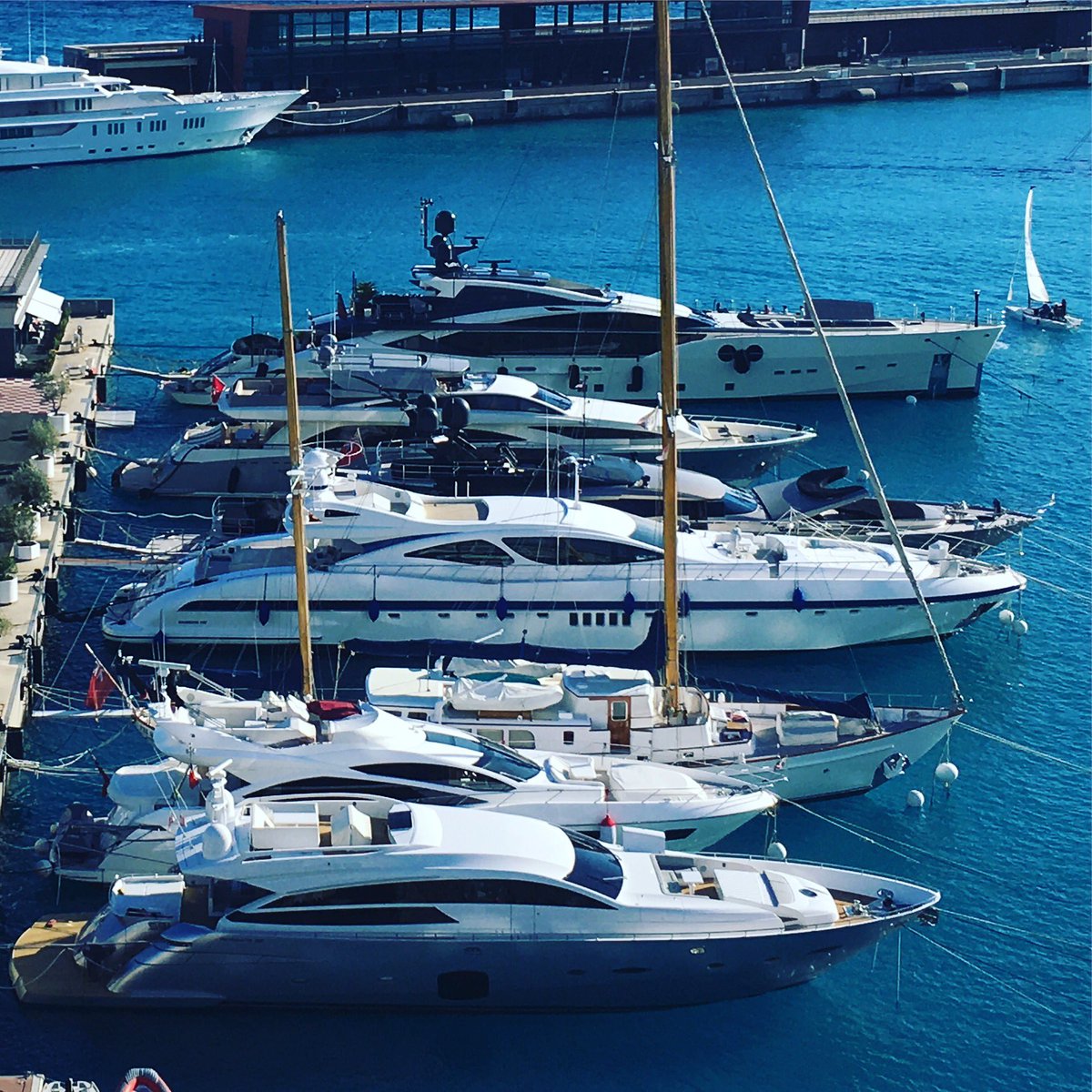 AlZamfirescu's tweet photo. #Monaco #Montecarlo #yachts #superyachts #megayachts #luxuryyachts ⚓️🇮🇩🌊 https://t.co/CVvMrfrBvV
