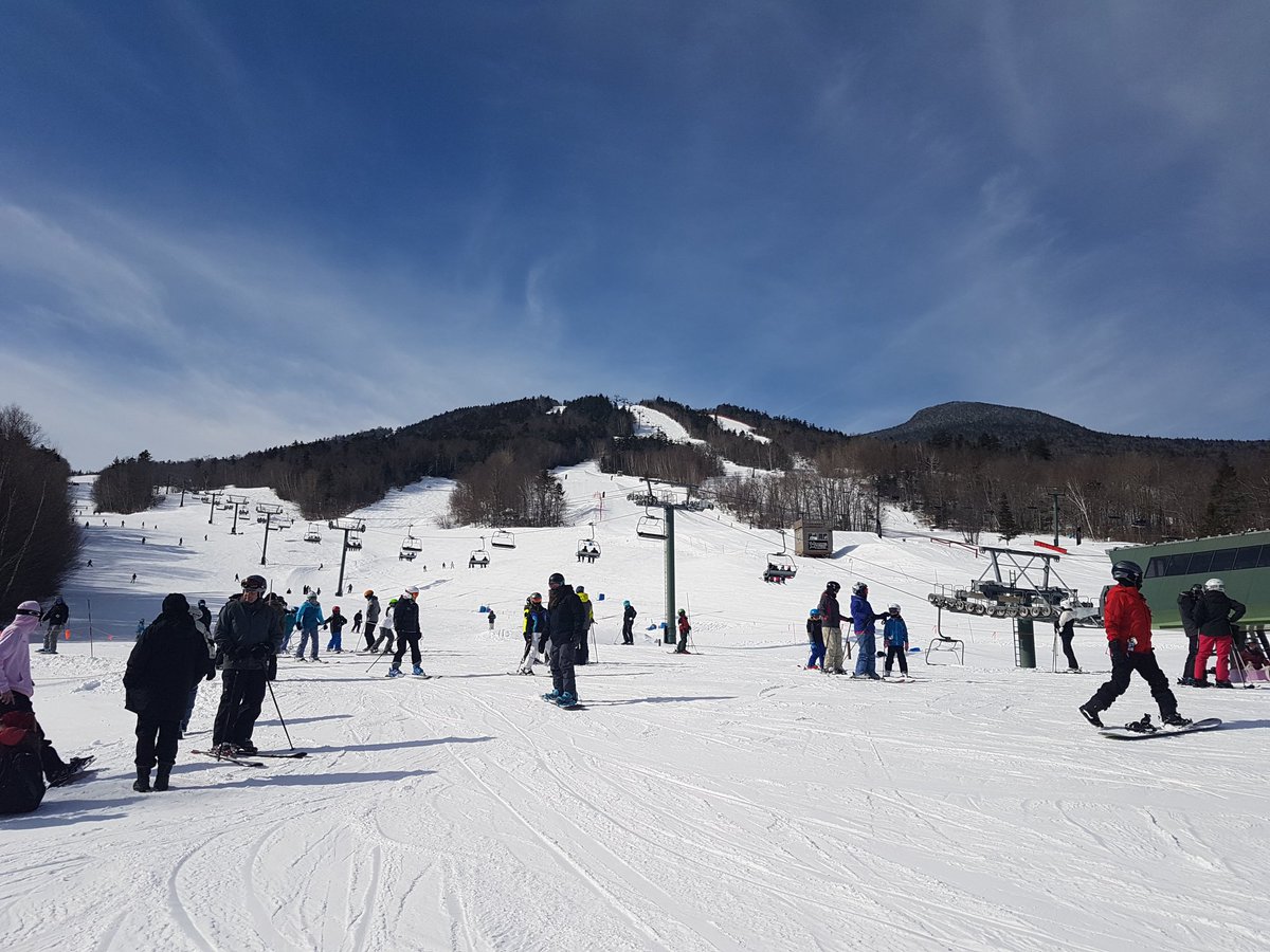 BHHSREDept's tweet photo. Day 3 of skiing! @BishopHedleyRC @BhhsSki2018 https://t.co/yB69lJs36R