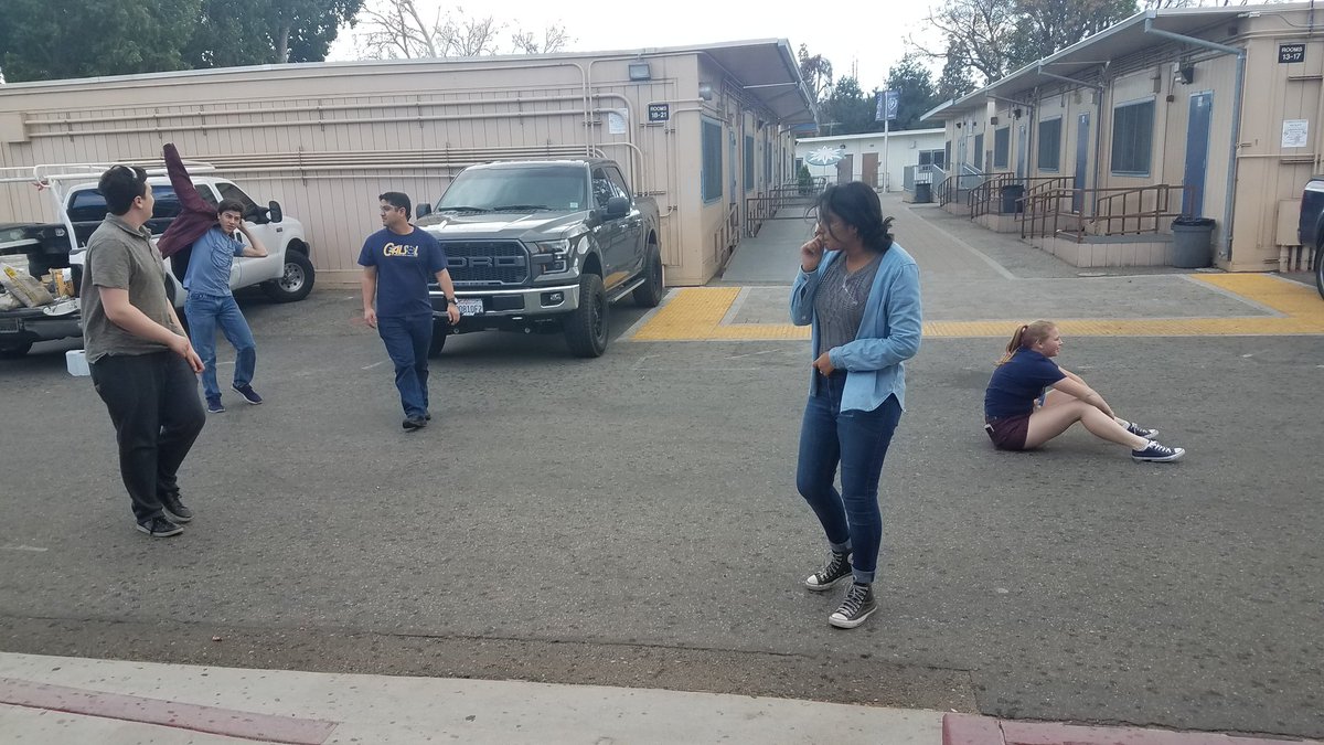 ResedaRobotics's tweet photo. It's currently hailing in Reseda and the entire team has come outside to enjoy the "brutal" California winter. 
#SoCal #SoCalWinter #California #FRC https://t.co/KnfG5D90Sh