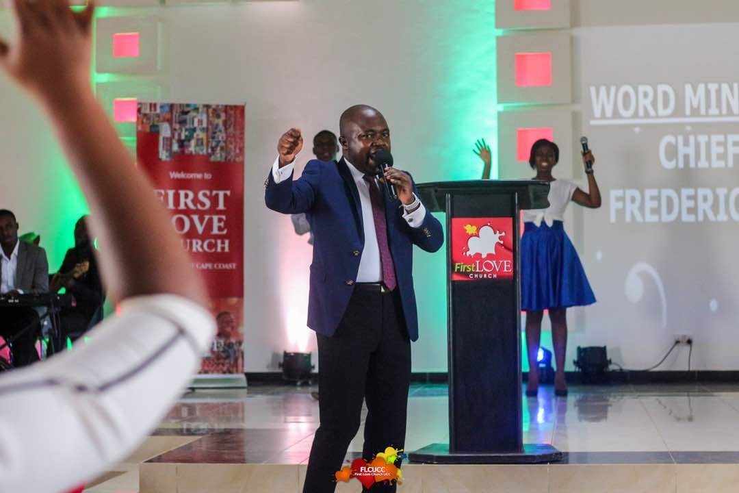 Larbi_out_here's tweet photo. Church dey sweet...
#flcucc
#GatheringService
#Vision1000 https://t.co/X6a1KlPiF3