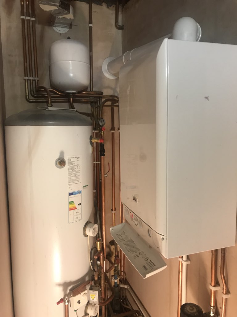 BaxiPlatinum's tweet photo. Another @baxiboilers #Megaflow fitted @Baxi_Birmingham @andymac95 @ADEY_Pro @BaxiPlatinum @MrCentralHeatin #Platinumking 👑 empty space to a Baxi boiler room https://t.co/bkS99db5GC