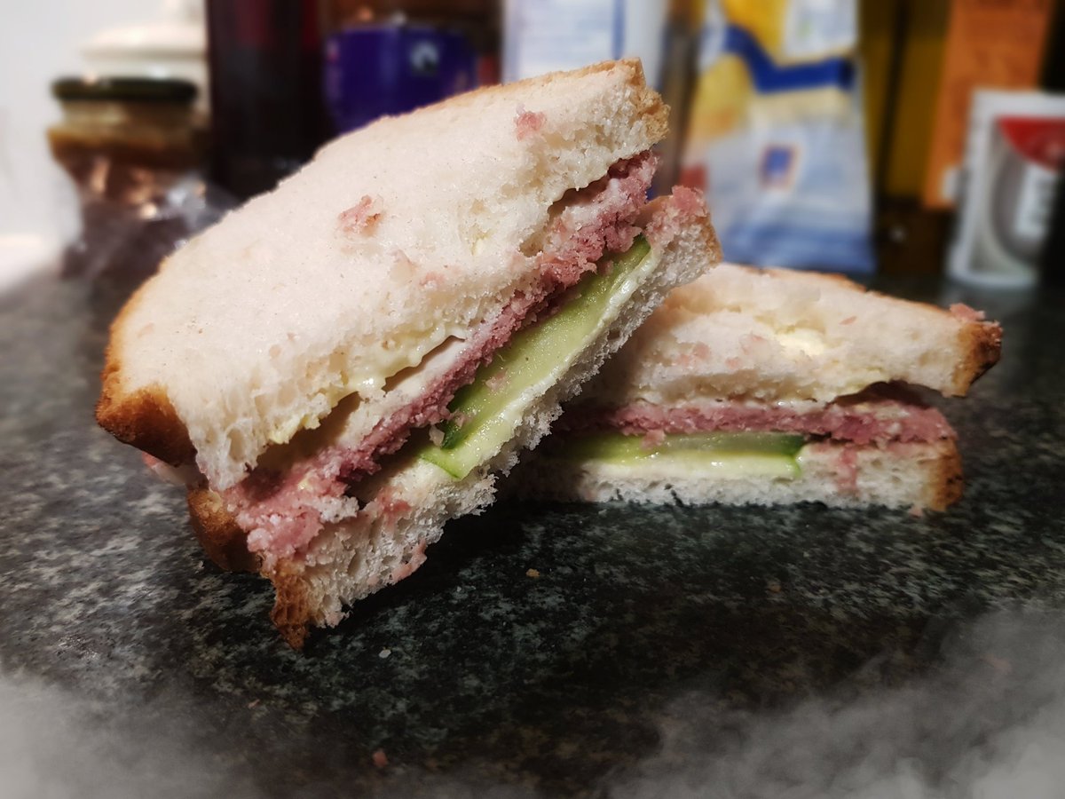Sub50dotNet's tweet image. Hey @Tesco after having an awesome cornbeef sandwhich, it makes me ask.  Why don't you sell them in your stores. If you need a hand in dev and research, just let me know.