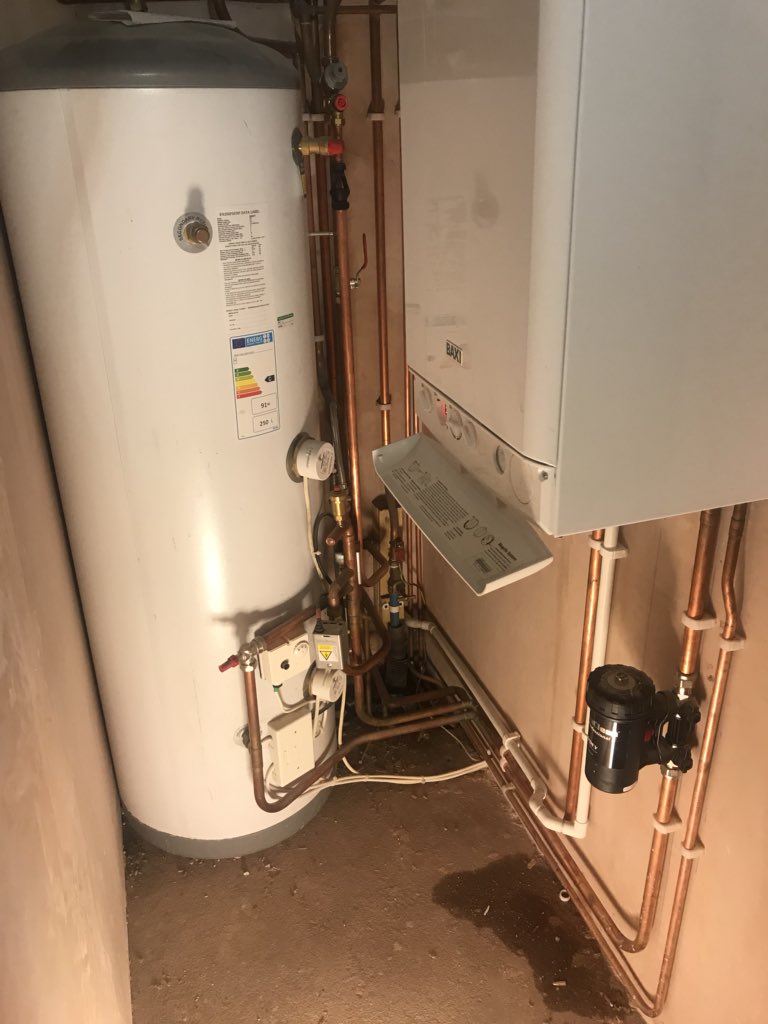 BaxiPlatinum's tweet photo. Another @baxiboilers #Megaflow fitted @Baxi_Birmingham @andymac95 @ADEY_Pro @BaxiPlatinum @MrCentralHeatin #Platinumking 👑 empty space to a Baxi boiler room https://t.co/bkS99db5GC