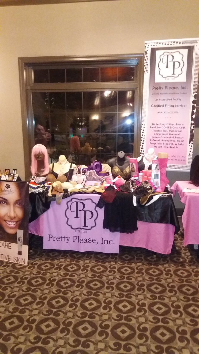 PrettyPleaseInc's tweet photo. Enjoy the night... with colleague and friends! https://t.co/dvbAHDAzhL