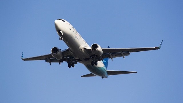 Fight breaks out over flatulent plane passenger, forcing emergency landing bit.ly/2obTR6N