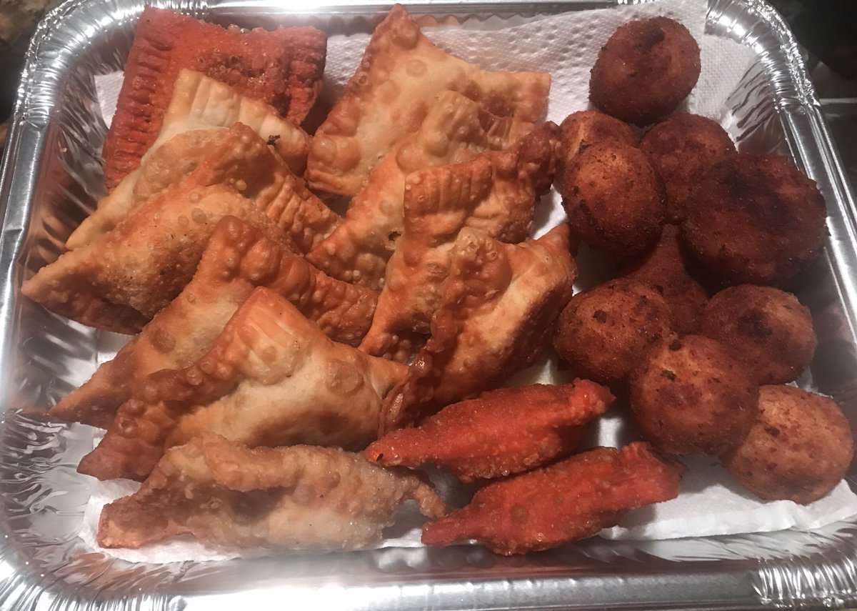 LivKristen's tweet photo. Beef Pastelitos with Bola De Yuca filled with cheese! (This was a mini picadera tray for my family)! Everyone has a different definition for picadera, but anything you want in yours, Livs Kitchen can make it happen!
@livskitchen_ @livskitchen_ 
#ChefLiv
#LivsKitchen #foodie https://t.co/cPMJubtTPO