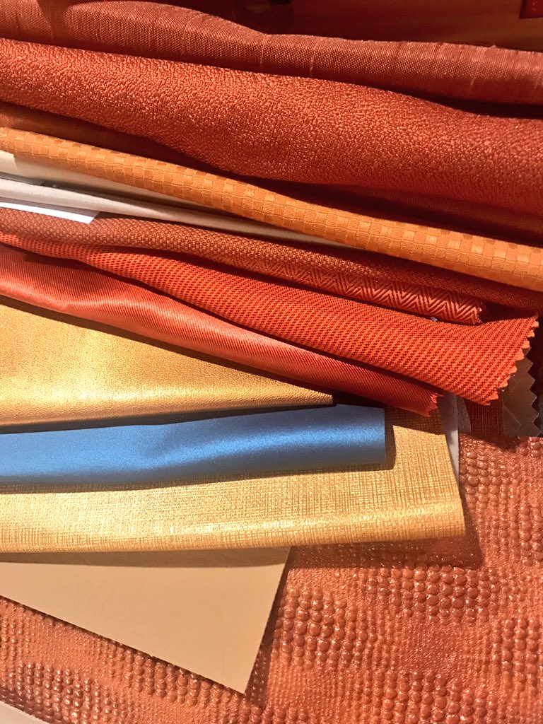 RachelHewittKC's tweet photo. When you have great clients that aren't afraid of bold color, you know it's going to be a killer project. #luxury #hoteldesign #remodel #reWOW https://t.co/DGEXJtpYvM