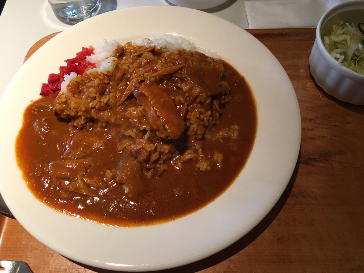 hrmnsn3's tweet photo. 雲遊天下読みながらカレーを待ち、コーヒーを飲みながら雲遊天下を読む!
#RYUTist
#北書店
#PLIME
#雲遊天下 https://t.co/YwkFOIz17M
