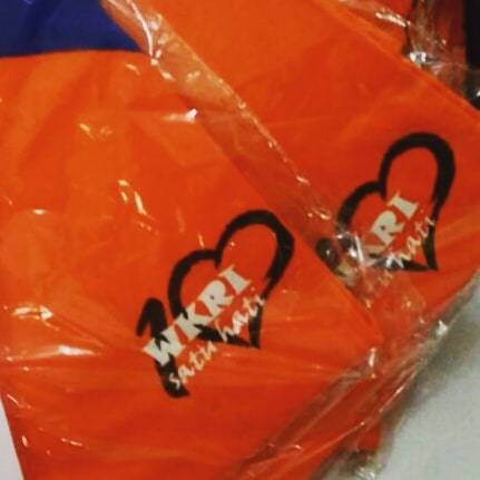 createes101's tweet image. I 💛 WKRI
.
.
By : Mba Yuli DPD Jateng
#sablonkaos #sablonsemarang #konveksi #konveksikaos #konveksisemarang #vendorkaos #vendorsemarang #kaos #kaosgildan #kaossemarang #kaosgondes #kaoscouple #kaossablon  #kaosmurah #kaoscowok #sablonmanual #sablon #… ift.tt/2Cx09SO