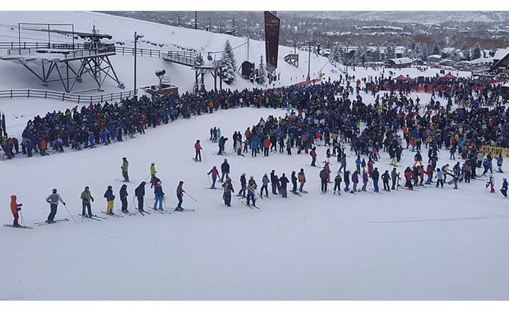 mattgebo's tweet photo. We’ll donate money in town, they said. You’re season pass will be cheaper, they said
#powderpanic #epic https://t.co/RxO9fPwEnd