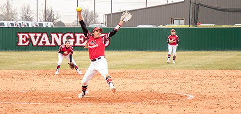 Amos Fires Second No-Hitter in MACU History as Softball Splits with Southwestern (Kan.)
 - macuathletics.com/article/3528.p…