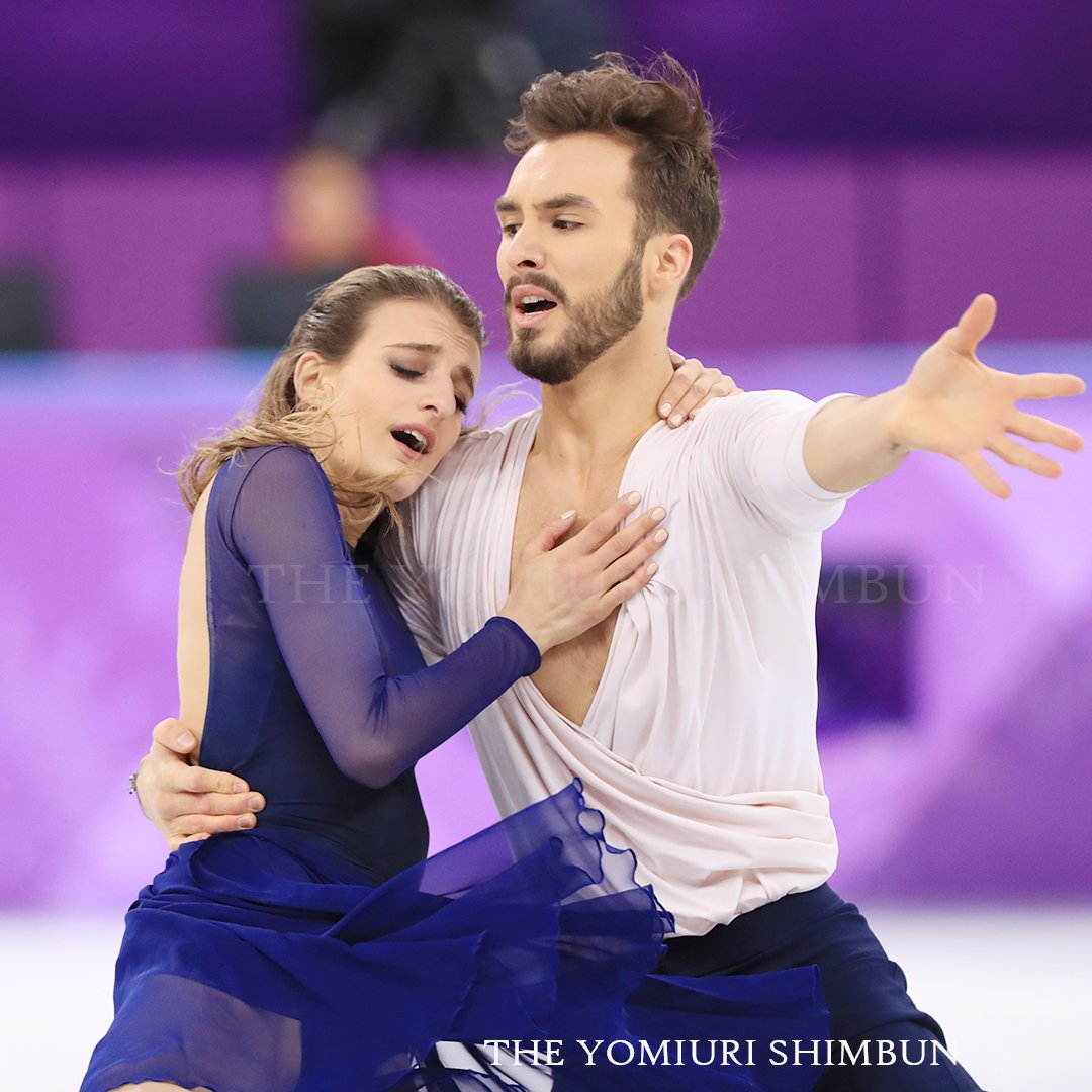 読売新聞写真部 フィギュアスケート アイスダンス の フリーダンス で演技をする ガブリエラ パパダキス ギヨーム シゼロン 組 日 竹田津敦史撮影 パパダキス シゼロン