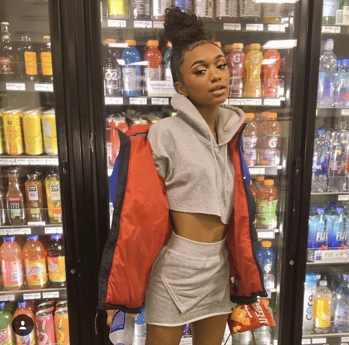nina_monet's tweet photo. @aerincreer is a Fashion Icon, and can literally make anything look good. I aspire to be this fly 😍✨#heardsis https://t.co/fuEg49k1sj