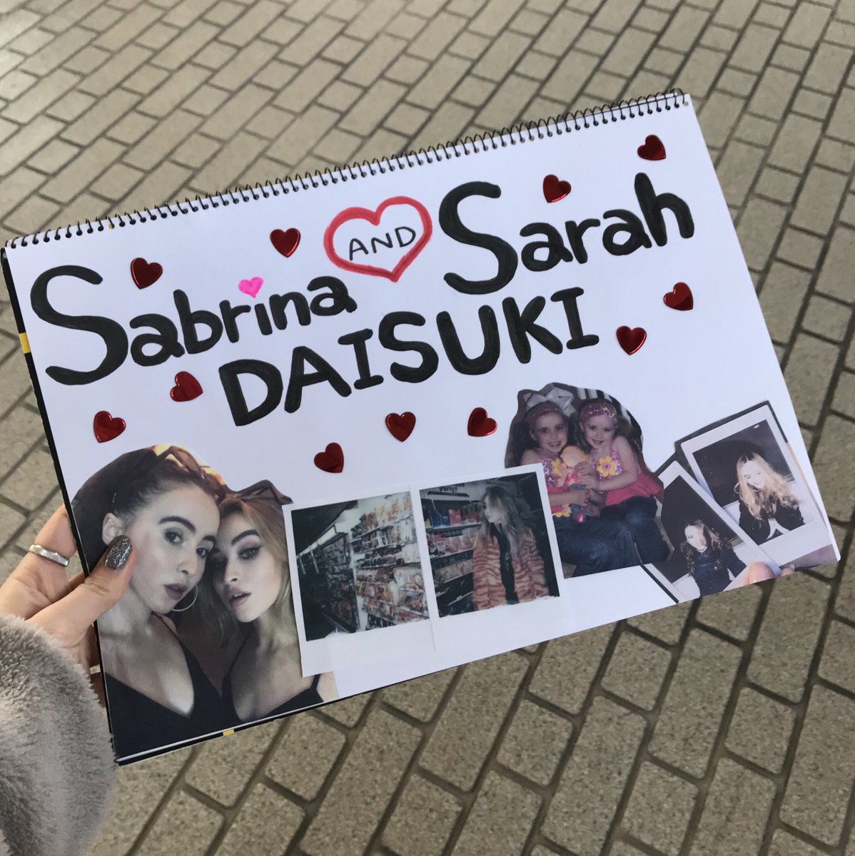 ___C_h_i_a's tweet photo. @SabrinaAnnLynn Thank you Sabrina♥️ You're so sweet👼🏻 DAISUKI!! https://t.co/ZA9JOfGK2j