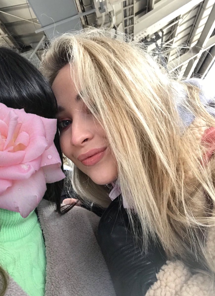 ___C_h_i_a's tweet photo. @SabrinaAnnLynn Thank you Sabrina♥️ You're so sweet👼🏻 DAISUKI!! https://t.co/ZA9JOfGK2j