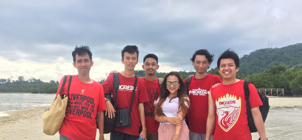 BIGREDS_Lampung's tweet photo. Alhamdulillah. Sudah terlaksana Gathering Family Bigreds Lampung Minggu Tanggal 18 Februari 2018 di Pulau Mahitam dengan Sukses. Terimakasih yang sudah hadir dan meramaikan Gathering ini, Makin Guyub Makin Mantap!
#NMLN #GATHERINGFAMILY #BIGREDSLAMPUNG #YNWA https://t.co/OvU1cvt4rF