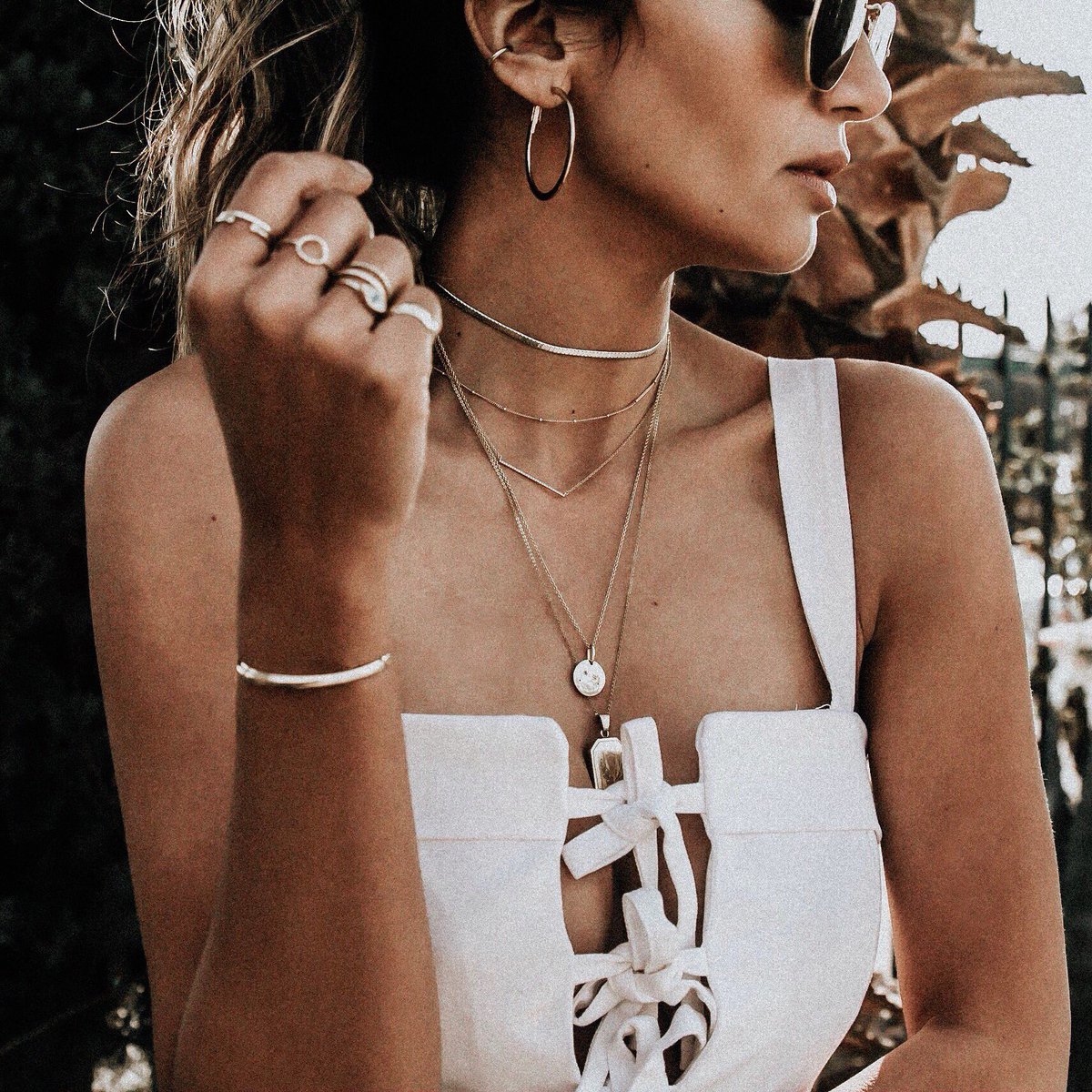 monica_stonge's tweet photo. If someone tells you that you have enough jewelry and you donโt need anymore, stop talking to them. You donโt need that kind of negativity in your life. Okay? okay๐ @Mejuri
#simplementstonge #accesories #streetstyle #wiw #weekendstyle #ootd https://t.co/oyQG005orG