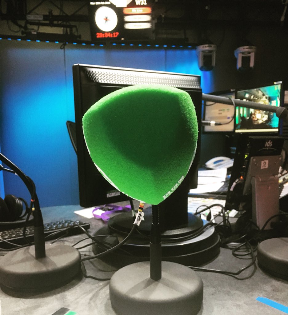 AJHalls's tweet image. Always a pleasure chatting all things showbiz and telly with @PhilWilliams and @Nat_Jamieson on @bbc5live’s #backrow.