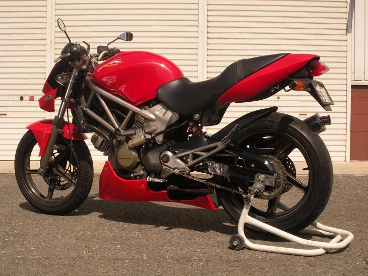 تويتر Accela バイク記事紹介 على تويتر ホンダ Vtr250をストリートファイターにカスタマイズ ドゥカティ ストリートファイターっぽくて カッコイイ T Co Ikwvbsdru3 T Co Dczhejb2kw