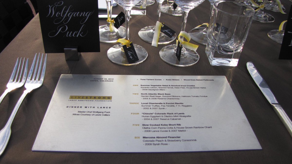 tiffanycraven's tweet image. Proud of this celebrity chef dinner we designed &amp;amp; produced with @lancearmstrong, @WolfgangPuck + winemaker Randy Lewis. The full story here: cravenandco.com/events/2018/1/…