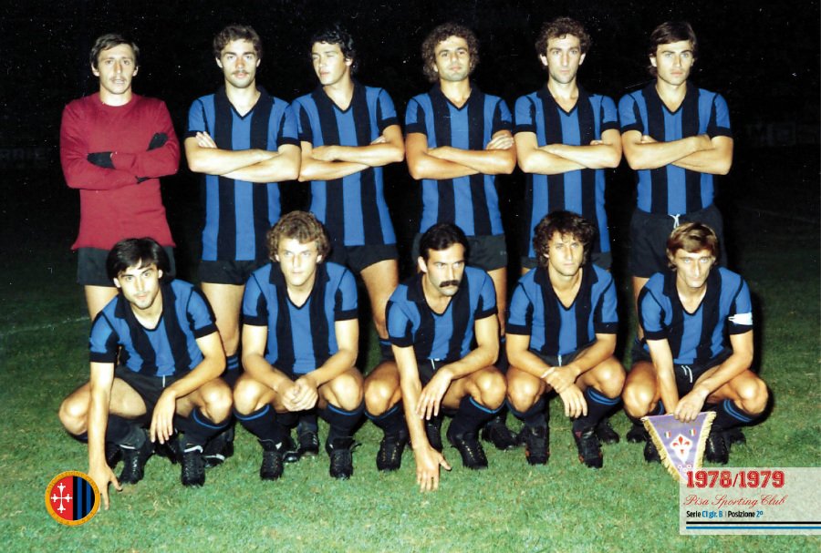 centopisa's tweet photo. #ERAOGGI: 20 Febbraio 1958
Compie 60 anni Tiziano #QUARELLA. Attaccante, nel biennio 1978-80 vanta 29 presenze e 4 reti. Il 3/6/1979 firma la vittoria per 2-1 alla penultima contro il @Catania, permettendo al @PisaSC di involarsi in B, non prima di vincere a #PAGANI il 9/6/1979! https://t.co/F37Pmjc3lw