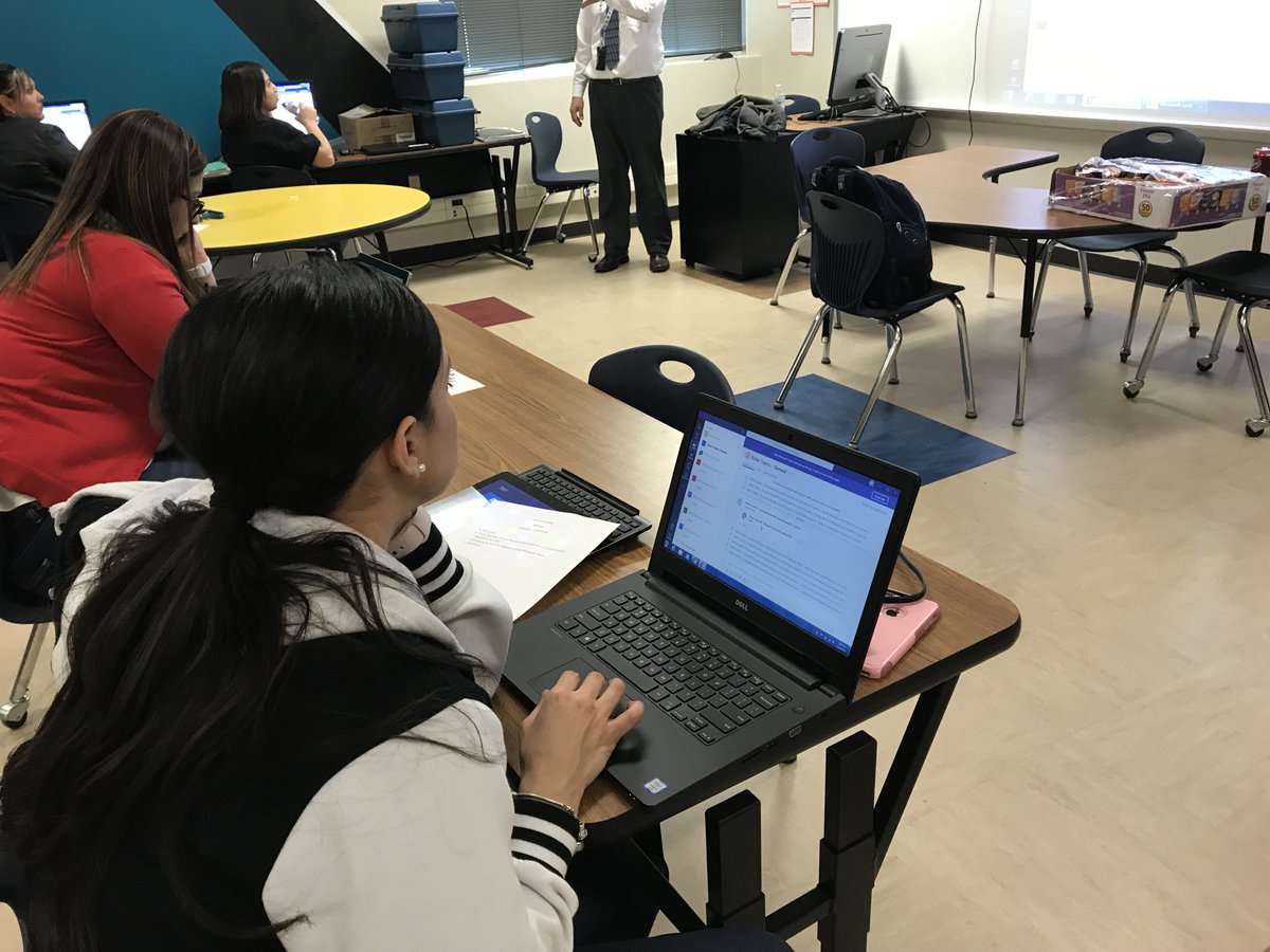 ARamirez_EMS's tweet image. When you can&apos;t meet face-to-face...@MicrosoftTeams is a great way to bring people, conversations, and tools that teams need in one place. Thank you @Butler_ES teachers.  #TeamSISD #SpedSISD