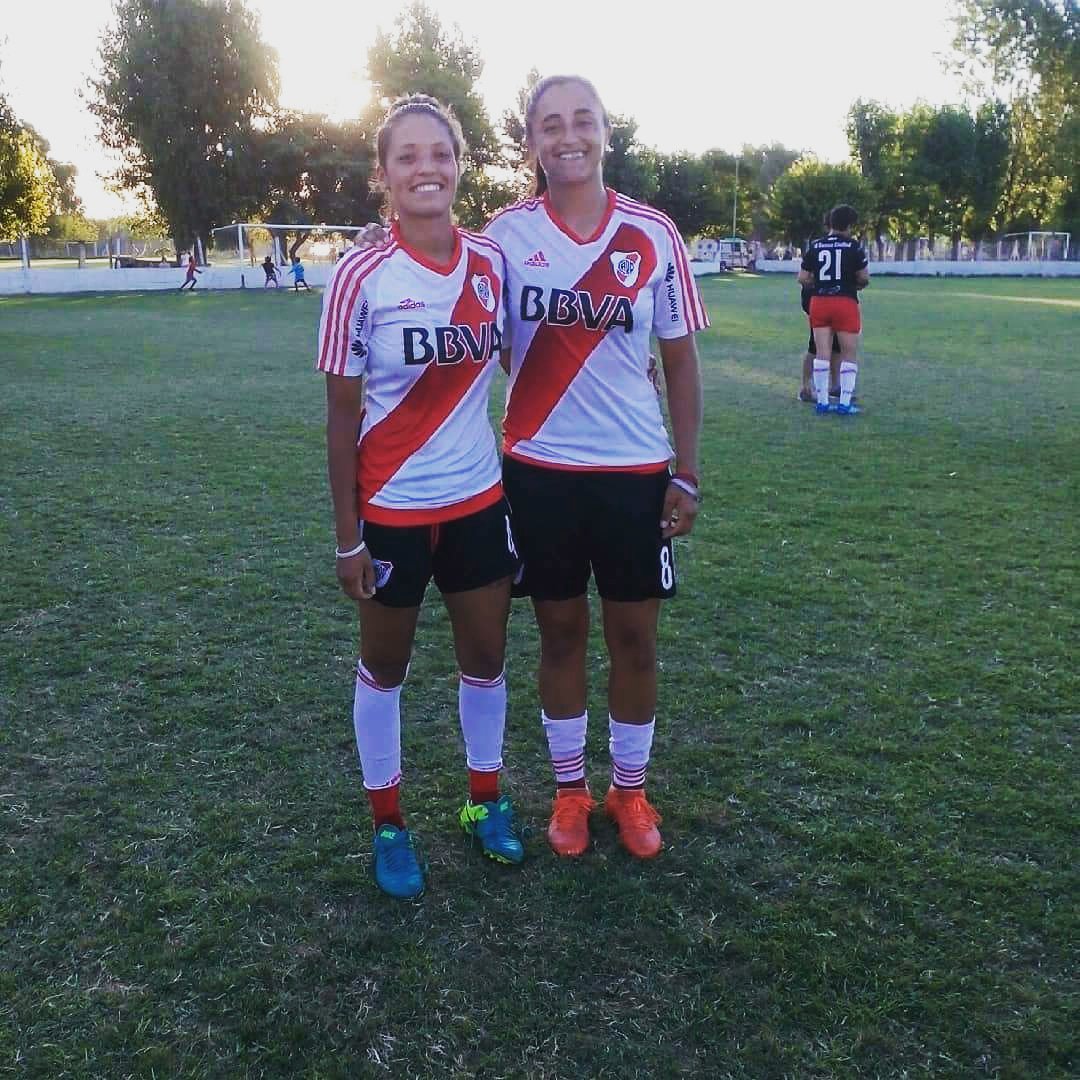 flolosalazar's tweet photo. ⚪🔴⚪
Amistades que te regala el fútbol #Pepus 😁 https://t.co/Y4cAtXIPFc