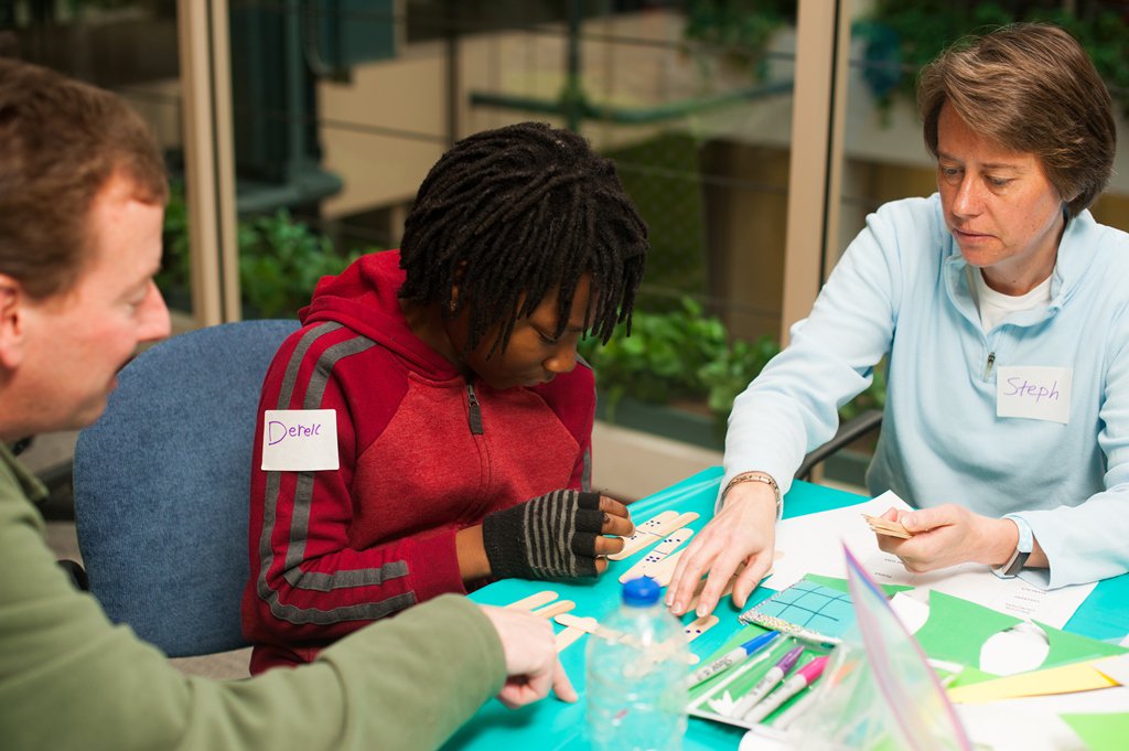 freeartsmn's tweet photo. Our Free Arts MN program is looking for adults 55+ to volunteer with local kids! Engage with younger generations in need of healthy adult connections by volunteering. Visit https://t.co/vuOmP61259 to learn how to connect with youth and positively impact their lives! https://t.co/z1s1YsHAKT
