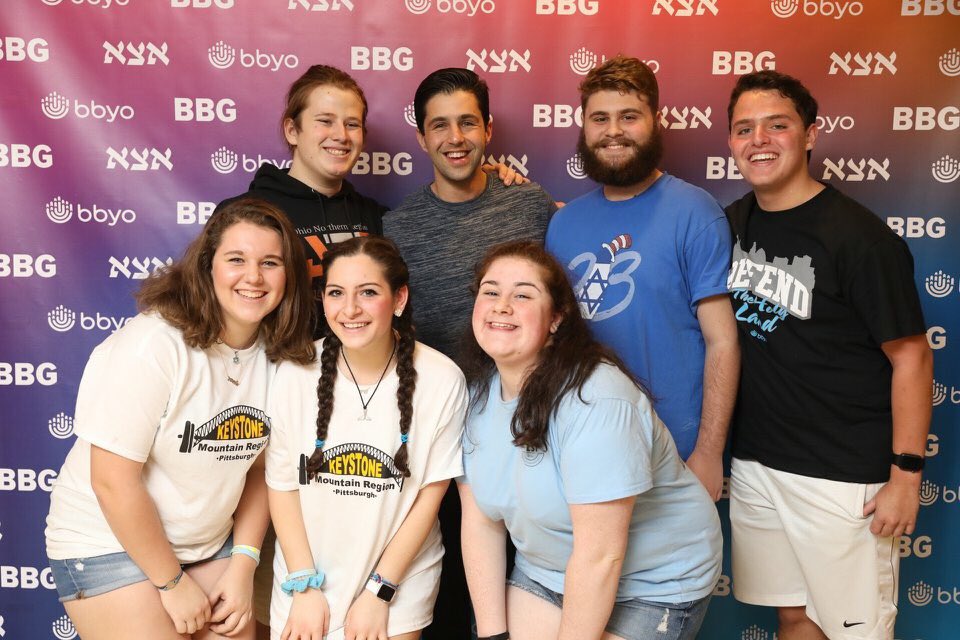 brookesinger27's tweet photo. @ItsJoshPeck I tried asking you this at the meet and greet: I heard you wanted to be called "Strawberry Tartlet"? So nice to meet you :)) https://t.co/T4ARuYm1T9