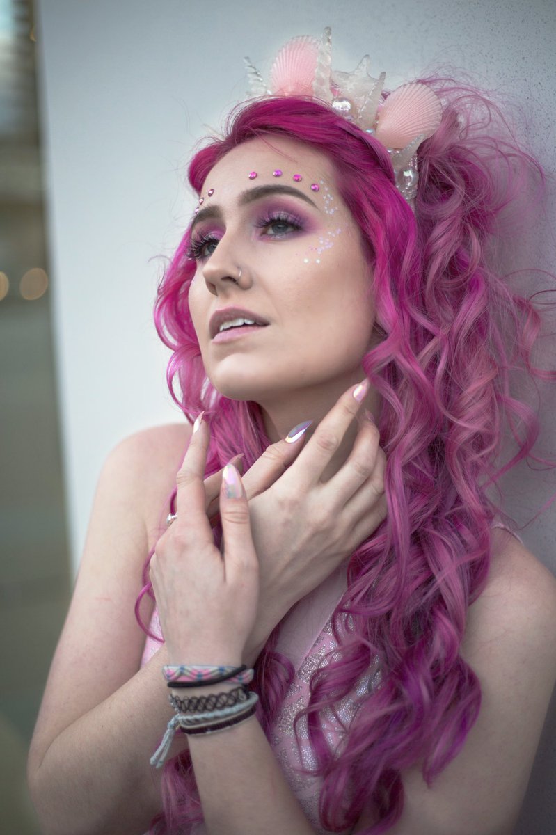 criddleclayton's tweet photo. Evolving to my true Mermaid form 🧜🏻‍♀️ #mermaid #pink #princess #criddle https://t.co/r8jo8iGF6a