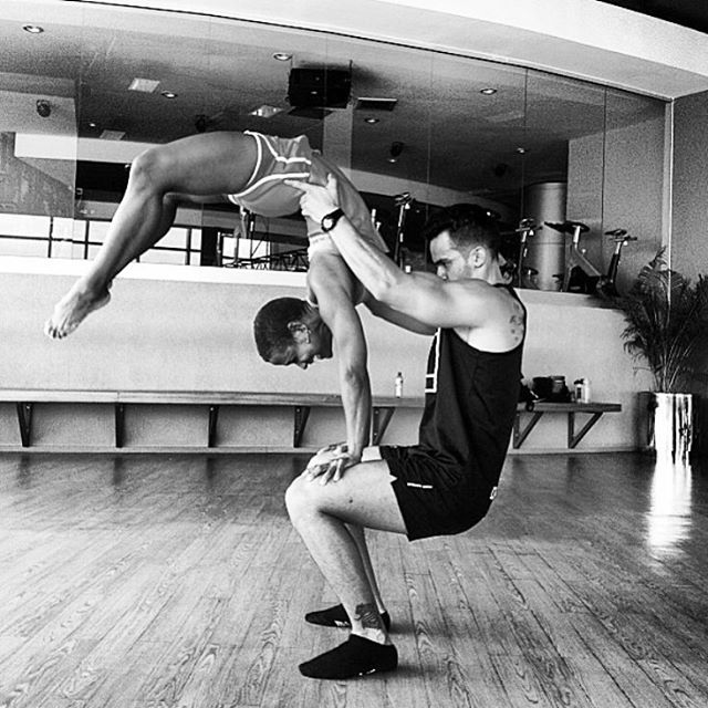 DENISEPI's tweet photo. “ let it go ...let it flow ...!! “ #tb #acroyoga with @elfer07 #yoga #practice #pilates #crossfit #fitnessmotivation #fitness #motivationalquotes #healthylifestyle #balance #trust #gym #nodaysoff #shredded #gymnastics #flexible #backbend my #team @isahiam1 @realfitnessrd @fr… https://t.co/nqzqothtrW