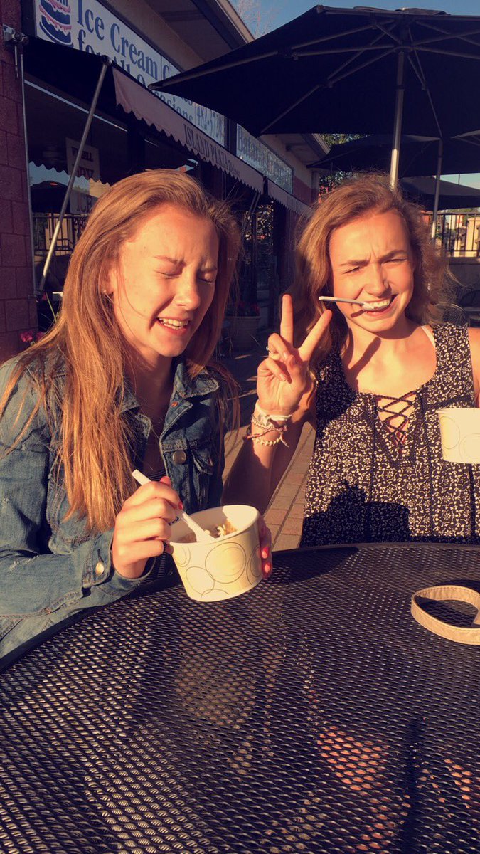 katnelson_'s tweet photo. happy bday to a bestie I miss!!!❤️ https://t.co/6bu0aBL8ut