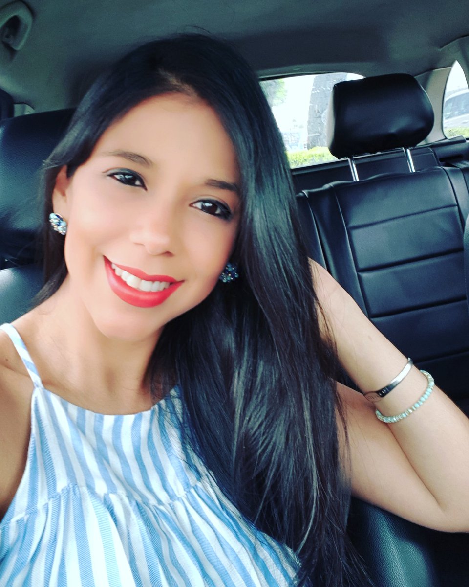 iKatCalle's tweet photo. Hoy también fui a ver mi premio de @hadassabijou del #RetoLabios ¡Hermosos aretes! Los amé 💎♥️ https://t.co/uNEtDzkSsq
