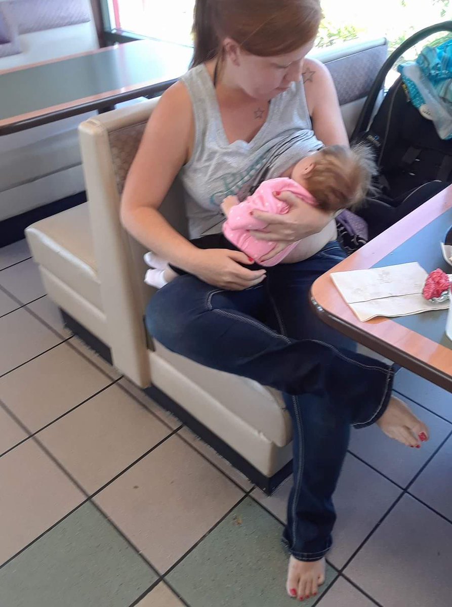 BarefootIsLegal's tweet photo. #APartyDoesntEnd just because the #baby is hungry! @Arbys has the right chow for #mommy but baby will have to wait 😉
#Barefoot #barefeet #breastfeeding #momlife #BarefootandAwesome #barefootislegal #barefootishuman https://t.co/pp5Rn6tT76