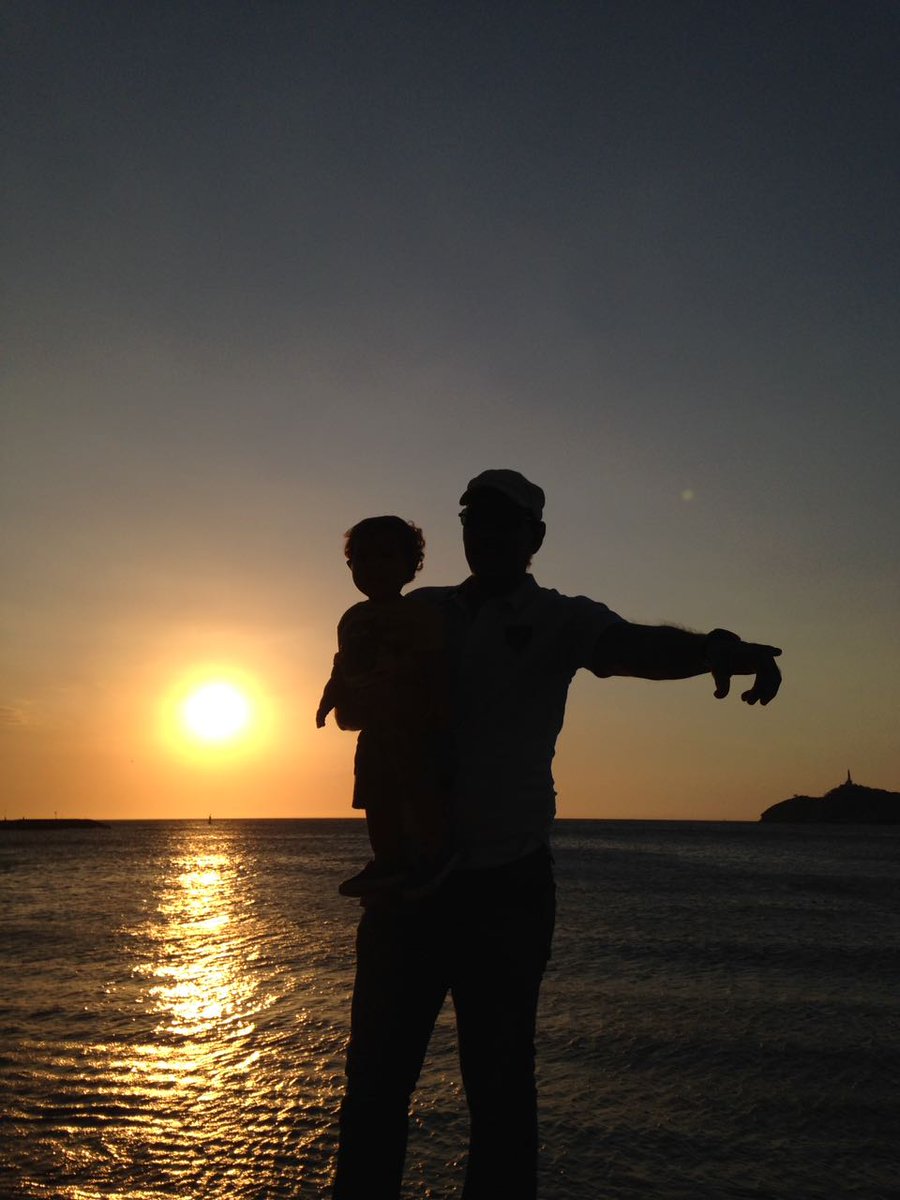juconarvaez's tweet photo. Atardecer Samario #ciclon #running  #paraiso https://t.co/Q1xUxLUecc