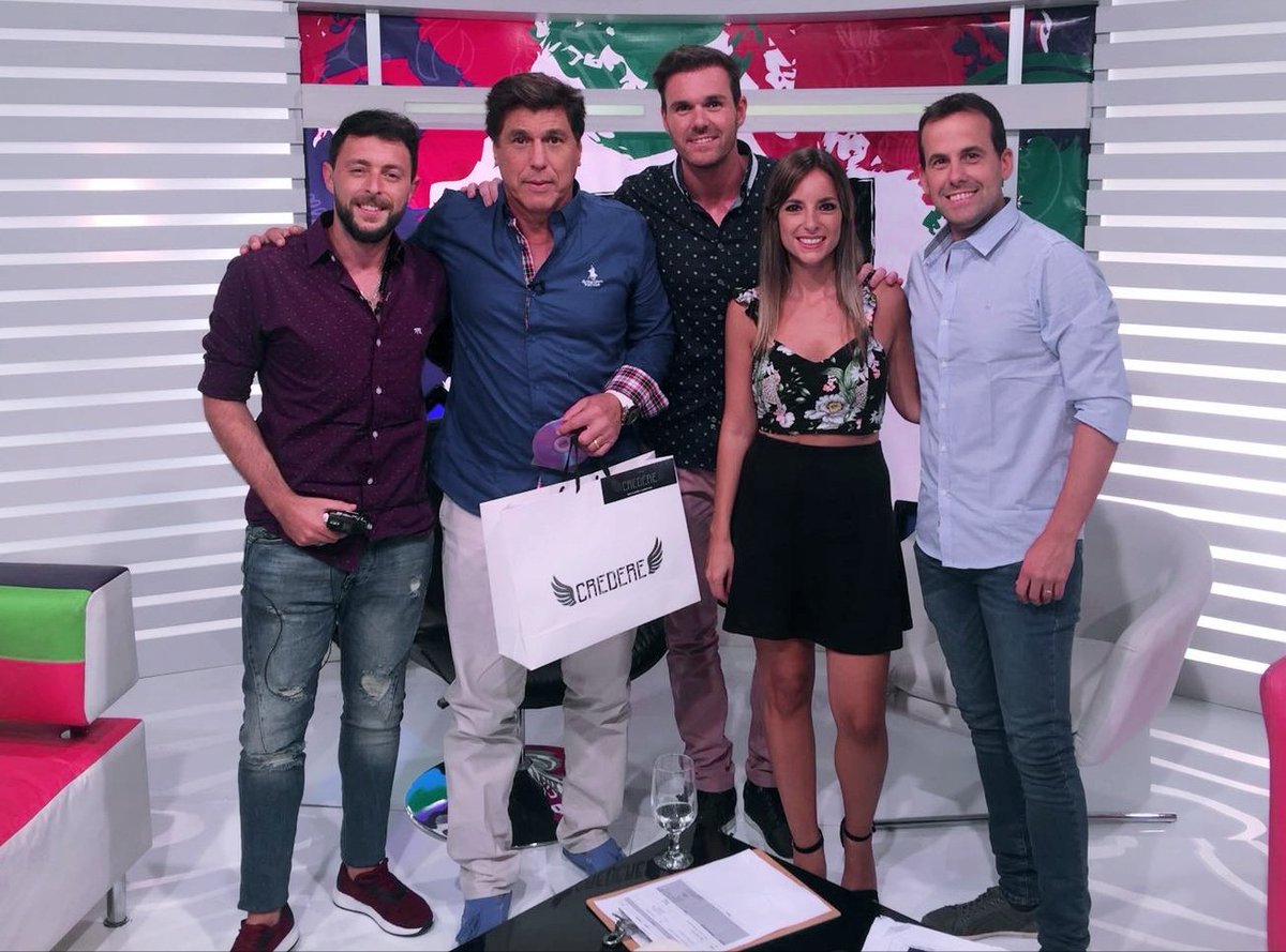 oscarbelo's tweet photo. Se fue otro @hachaytizatf con el crack de JR!! Quedó corto el programa y se fue volando! Gracias @OrsobiancoS por las pilchas #LookOrso🙌🤙 Hasta el Próximo Lunes!!!! https://t.co/X8uVH0km3o