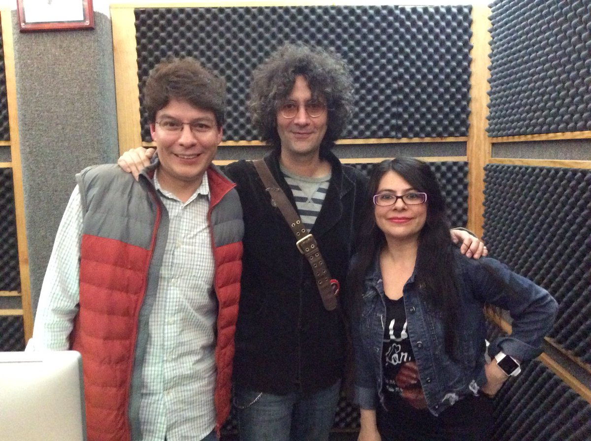 startups_radio's tweet photo. Grato momento y excelente plática con @FranzDePaula sobre su libro @ExperimentoMM. ¡Gracias por haber estado en cabina! @uc_radio https://t.co/Zvxdwq7SSR